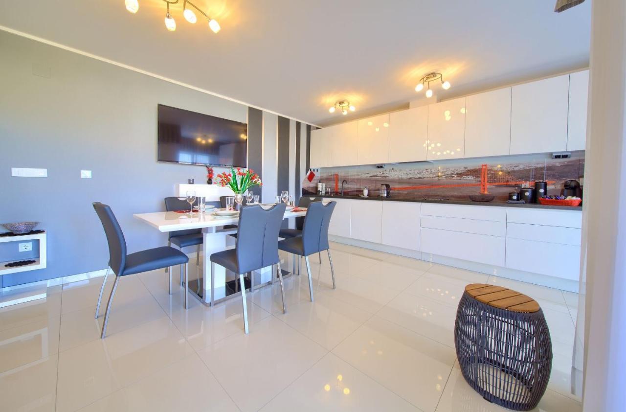 Apartment Crystal Aura Malinska Exterior photo