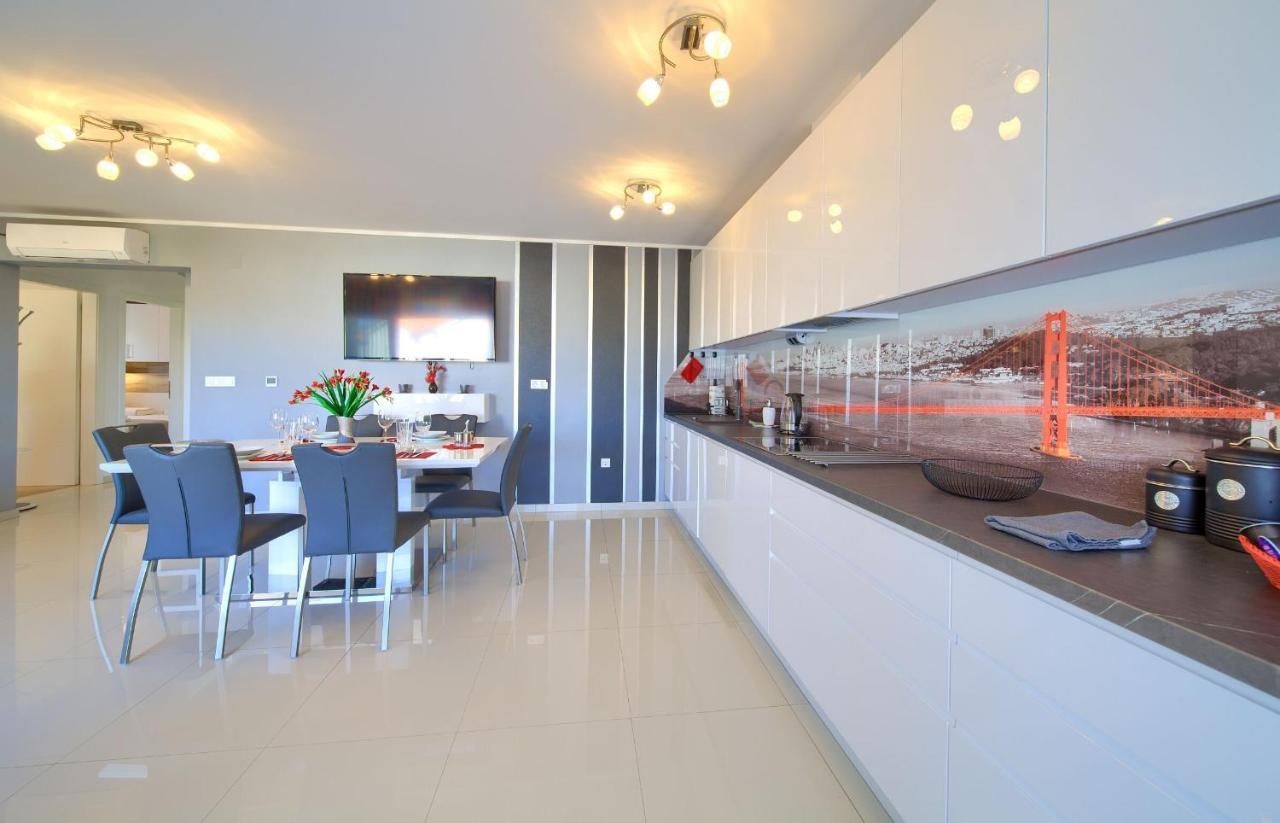 Apartment Crystal Aura Malinska Exterior photo