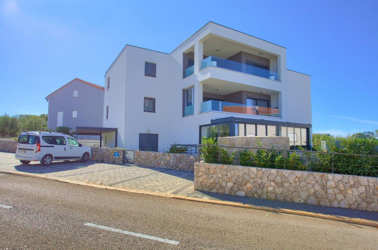 Apartment Crystal Aura Malinska Exterior photo